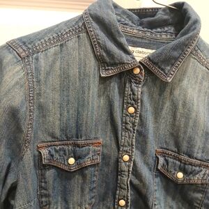 Women's denim/ chambray shirt size small